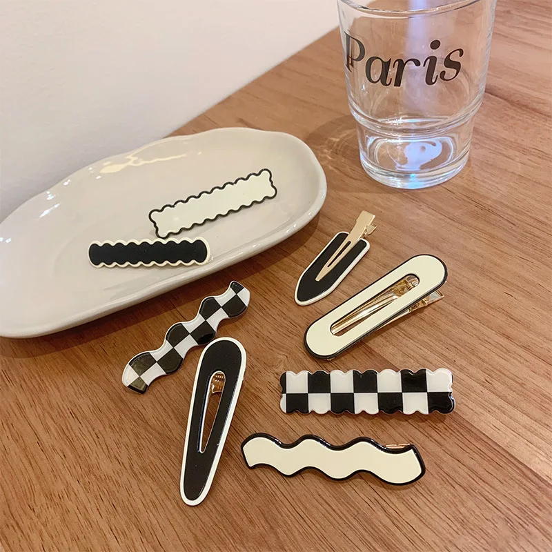 

2 pieces of minimalist side bangs clip with acrylic hair accessories - black and white duckbill clip ins - seamless hair clip