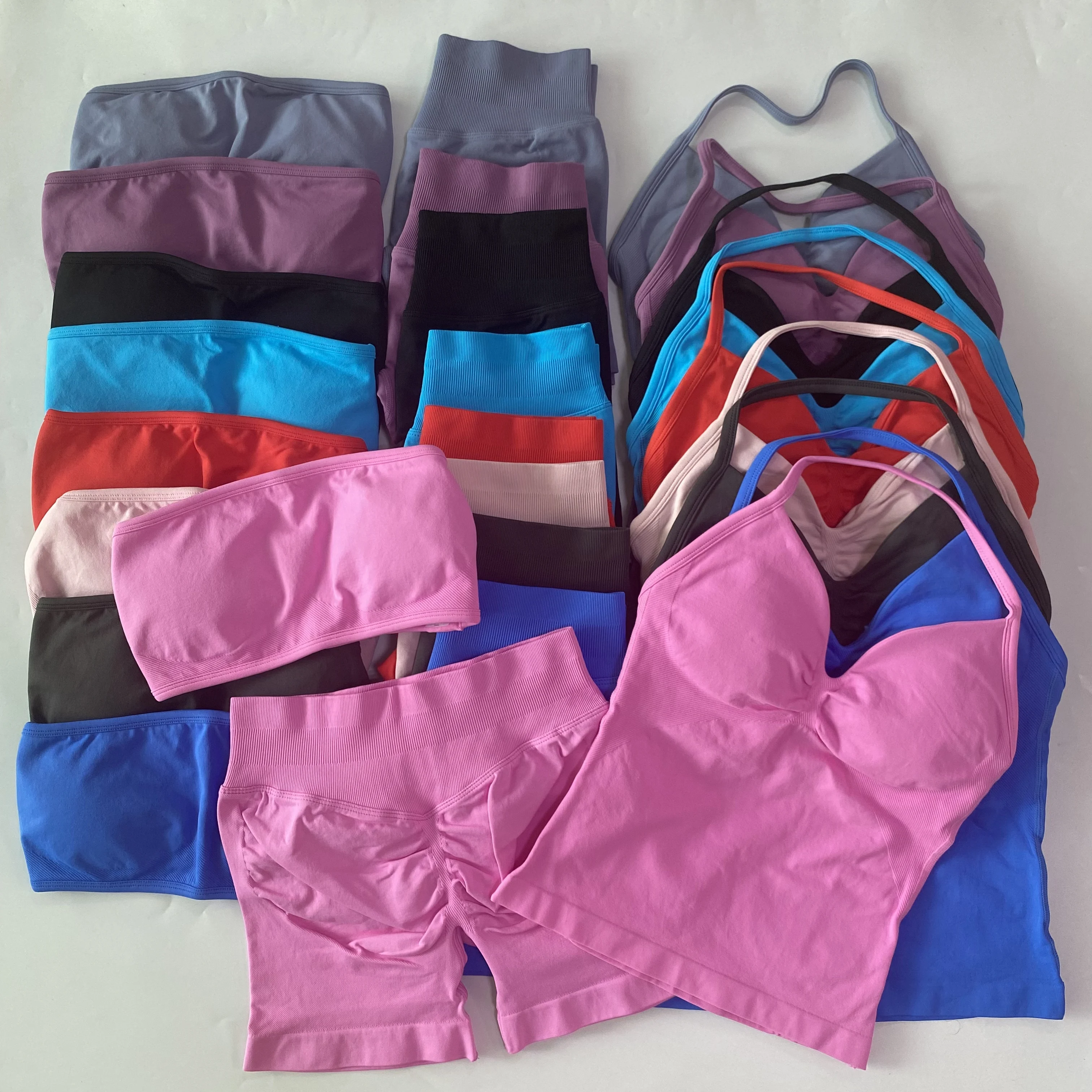3-teiliges Yoga-Set für Damen, rückenfreier Bandeau-Sport-BH + langes Top mit Trägern + Scrunch-Shorts, Sportbekleidung, Outfit-Sets, Gym-Set – Detail 15