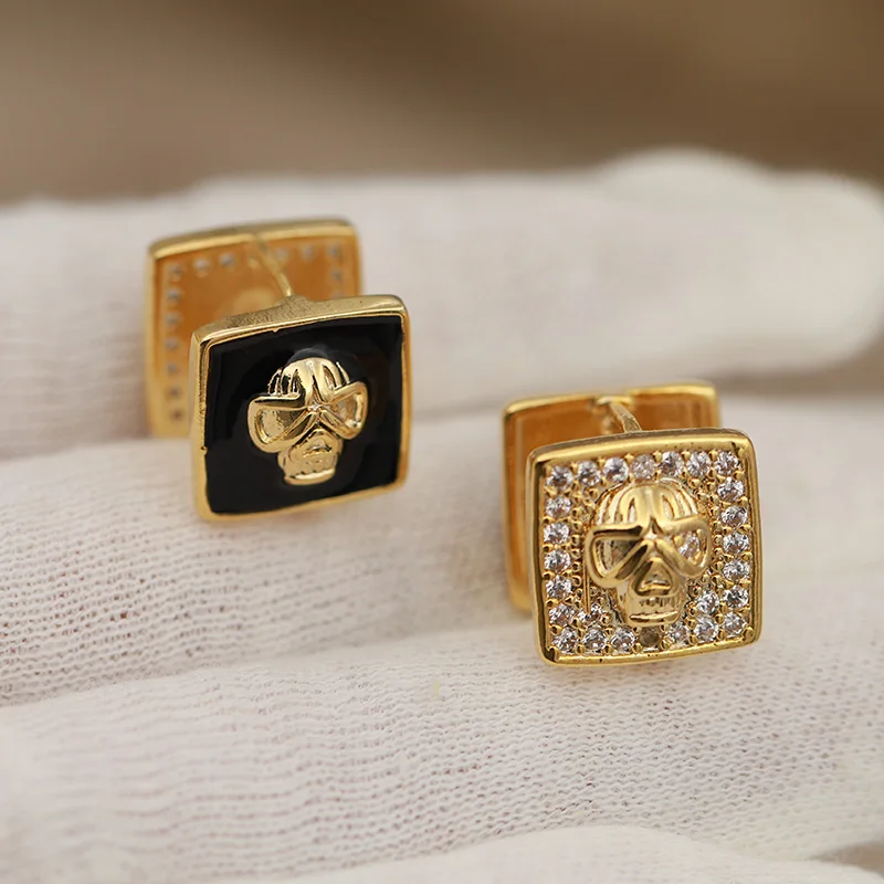 New Sight Design Luxury Black Square Skeleton Stud Earrings for Women Fashion Brand Brand Skull Jewelry Earrings Gift