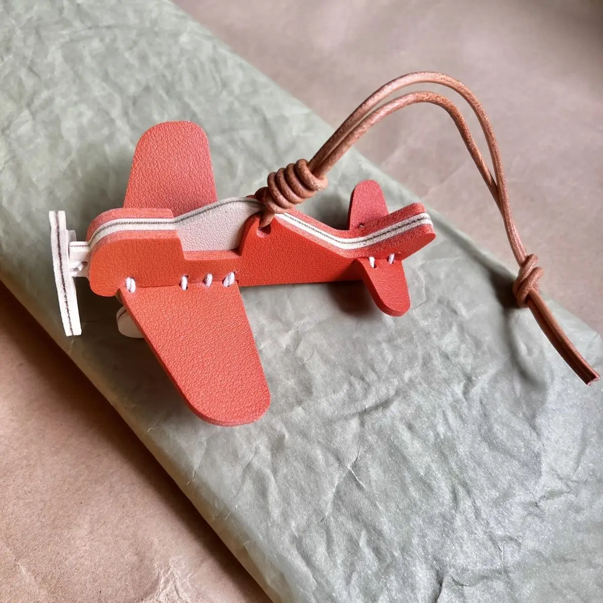 

New Leather Fashion Small Plane Bag Exquisite Pendant Simple Retro Hand Rope Car Pendant Cute Key Lanyard Handbag