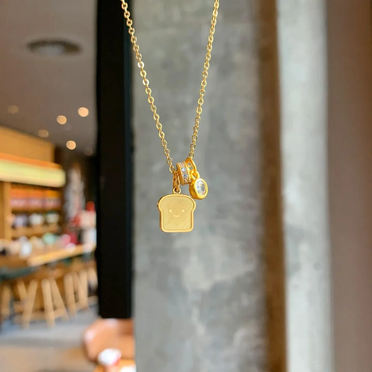 New Chinese-style retro-style smiling toast bread necklace for women - pendant bread necklace