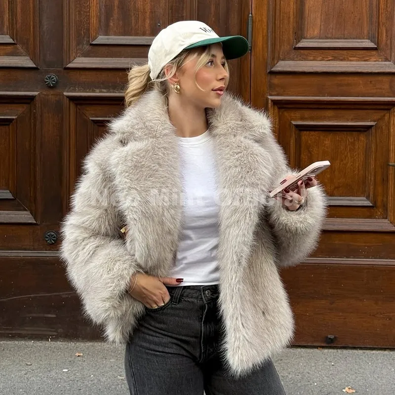 Neo النعناع شيك الشارع الساخن الفتيات 2025 الشتاء النقي الأبيض فو الفراء سترة المرأة غامض التلبيب طوق الثعلب معطف الفرو سميكة الدافئة ملابس خارجية