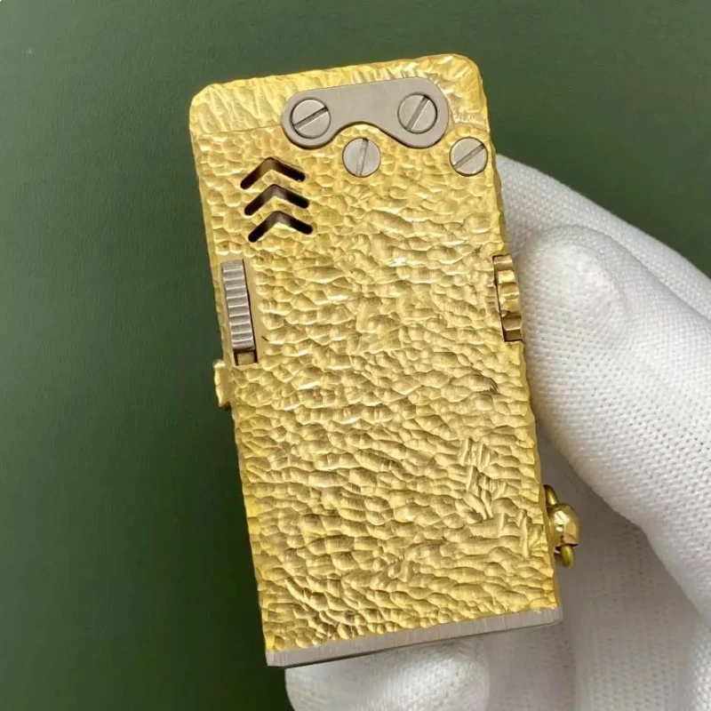 

Titanium Alloy Sixth Generation Automatic Ignition Mechanical Armor Dragon Tongue Lighter One-click Ejection Kerosenes Lighter