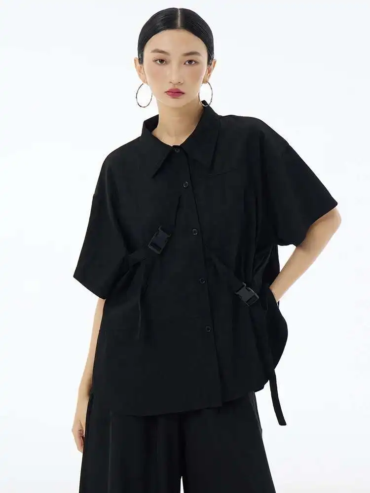 ผู้หญิงสีดําหัวเข็มขัด Spliced ขนาดใหญ่เสื้อลําลองใหม่เสื้อแขนสั้นแฟชั่นฤดูใบไม้ผลิฤดูร้อน