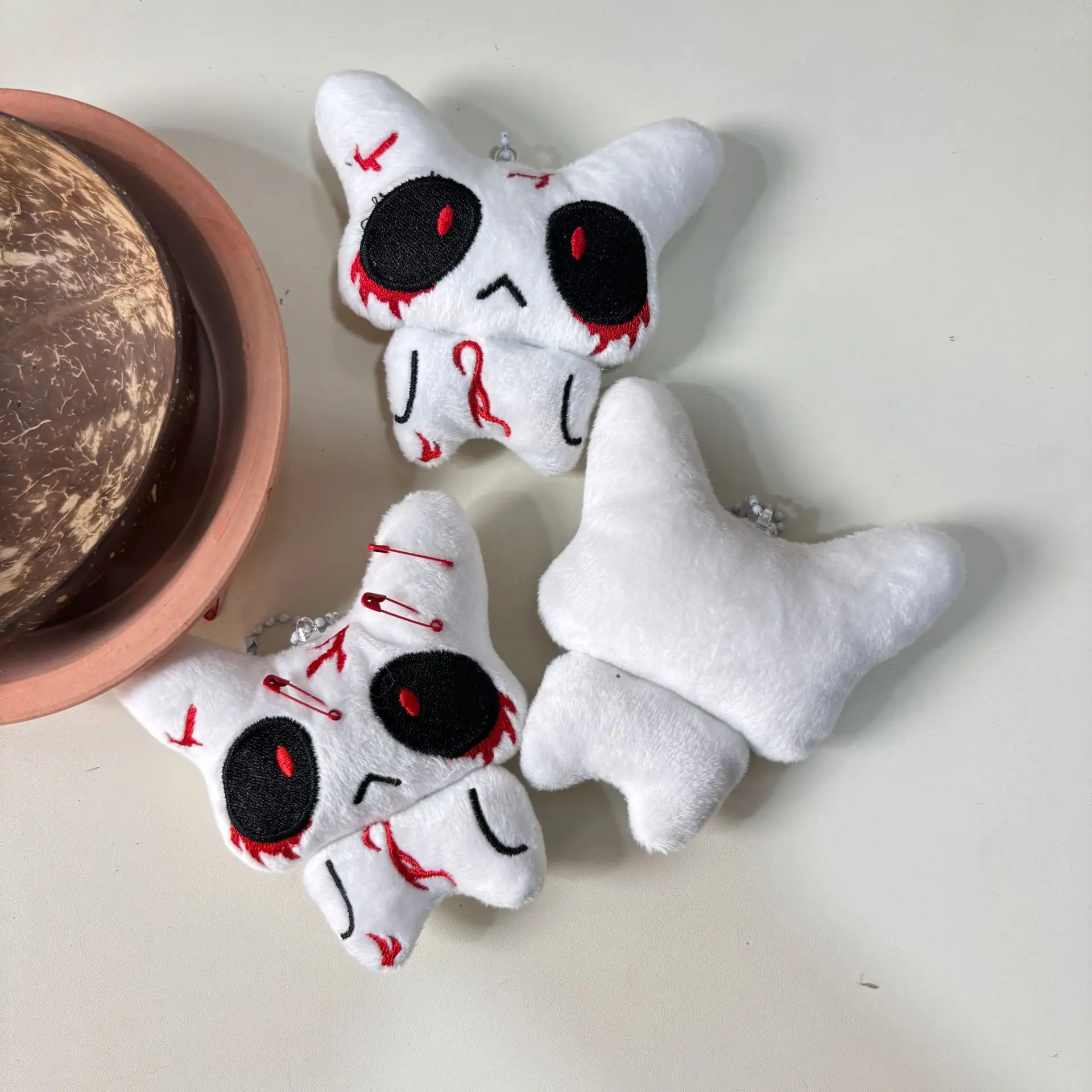 Nuovo Halloween Spezzato Piccolo Sacchetto di Sangue Ago Stuck Fantasma Peluche Portachiavi Creativo Divertente Horror Fantasma Peluche Bambola Regalo di Festa