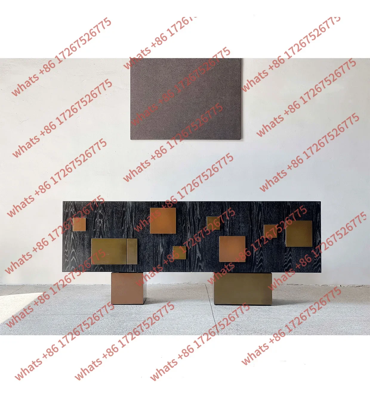 

A Simple post-modern modern metal solid wood locker cabinet against the wall home new customization