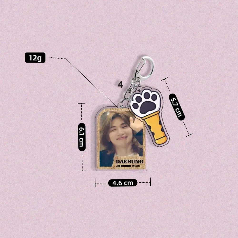 شعبية الكورية المعبود المفاتيح لطيف الاكريليك ضوء عصا قلادة سلسلة المفاتيح حلقة رئيسية على ظهره معلقة اكسسوارات المشجعين الهدايا #6