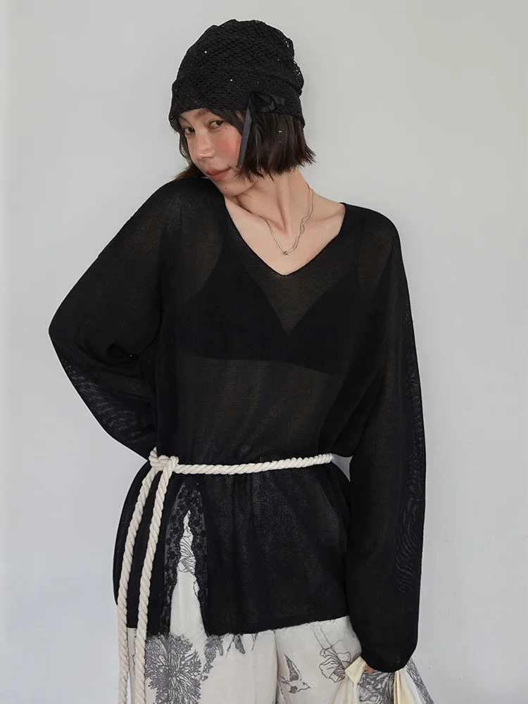 

Шелковая блузка с V-образным вырезом для женщин, новая коллекция ранней осени, комфортная и стильная, в стиле «lazy feel», с сетчатыми вставками.