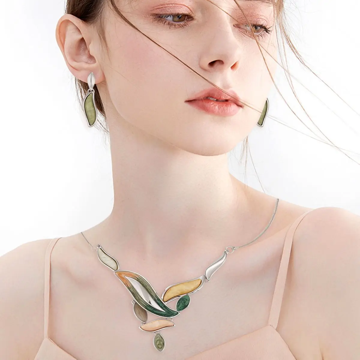 Exquisite foreign trade big fashion retro yellow-green earrings necklace jewelry set chain jewelry women