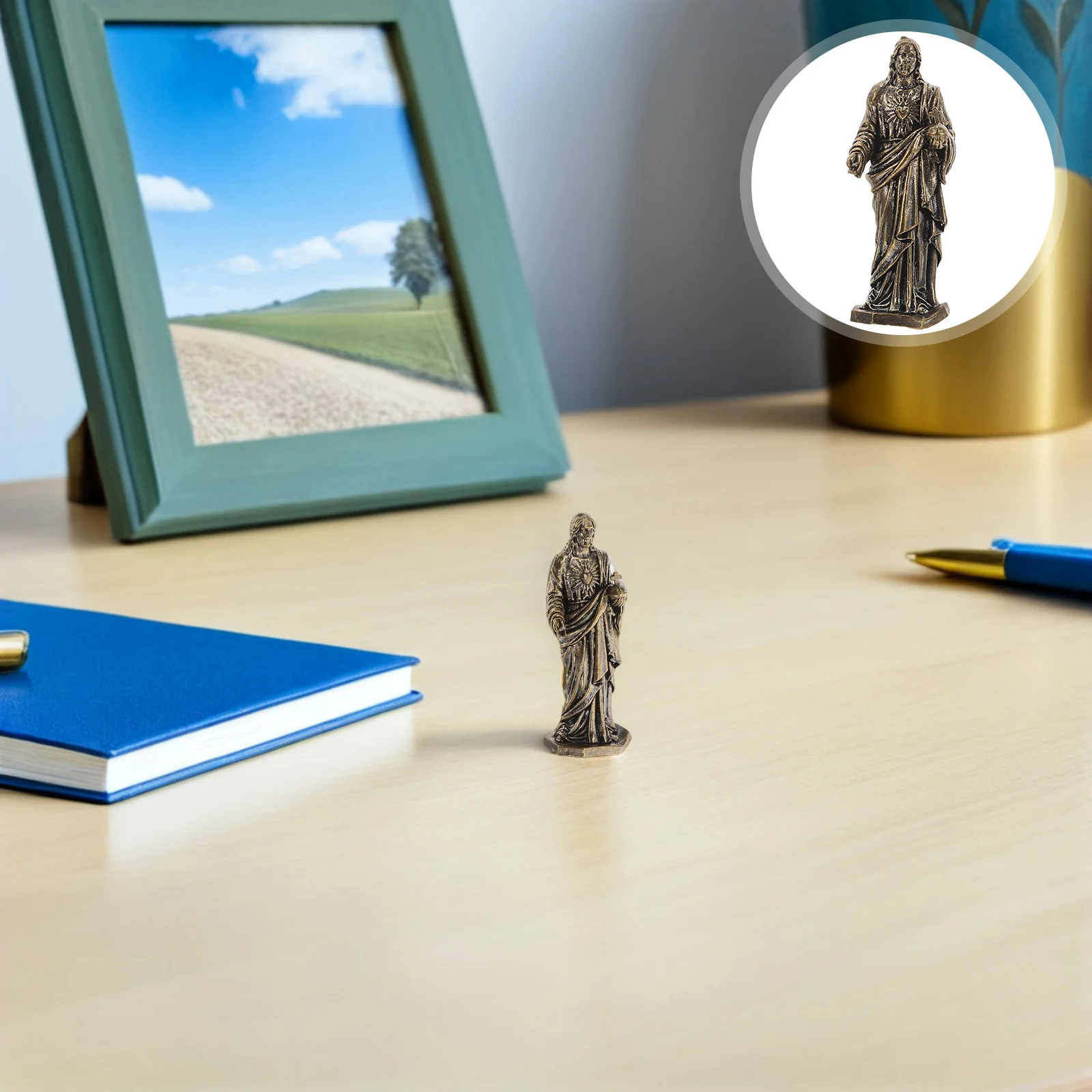 

Mini Brass Jesus Statue Small Detailed Sculpture Tiny Landscape Decor Desktop Ornament for Spiritual Meditation