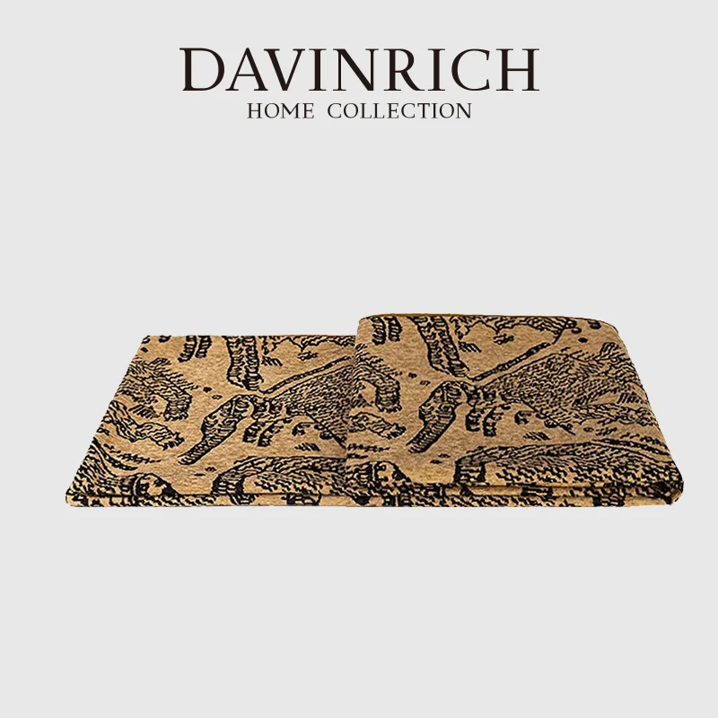 DAVINRICH Luxury Tiger Mountain Bed Scarf Heavy Jacquard Modern Abstract Pattern Throw Rug Blanket Chic And Unique Home Decor