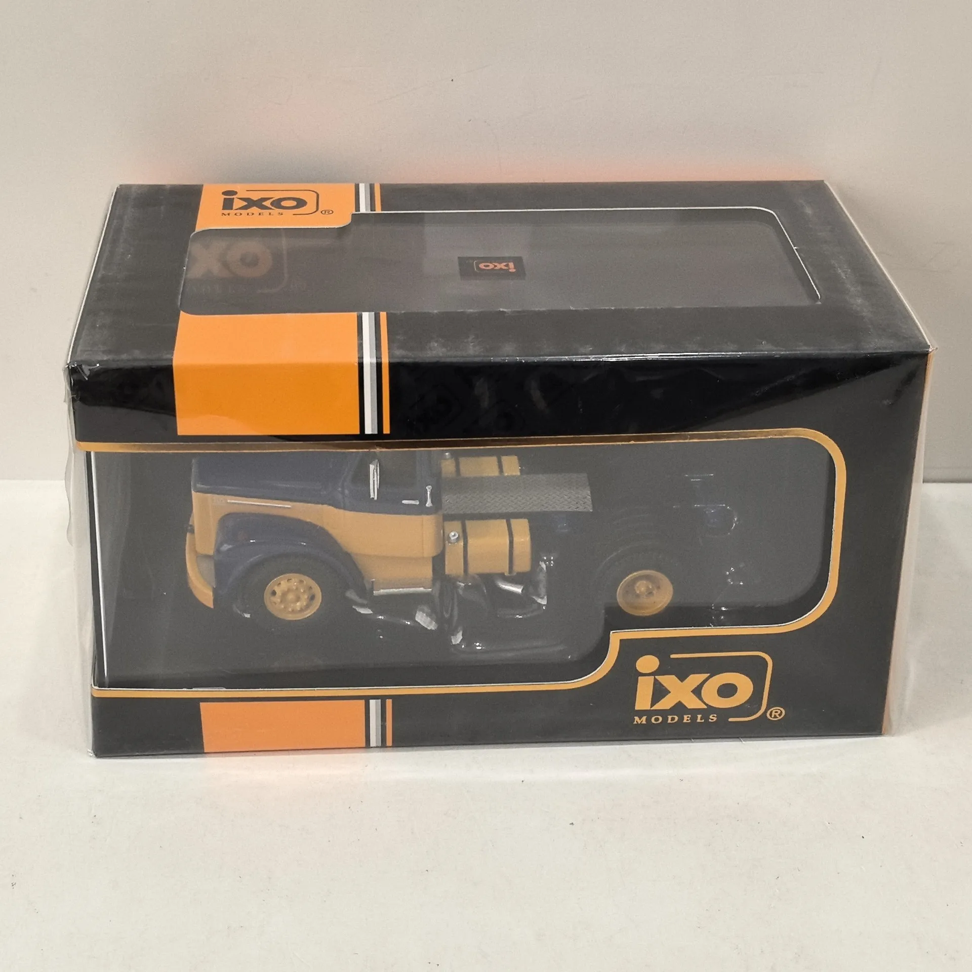 Diecast IXO 1/43 escala SCANIA 110 SUPER 1953 Scania Tractor camión K7F6 coche en miniatura de aleación