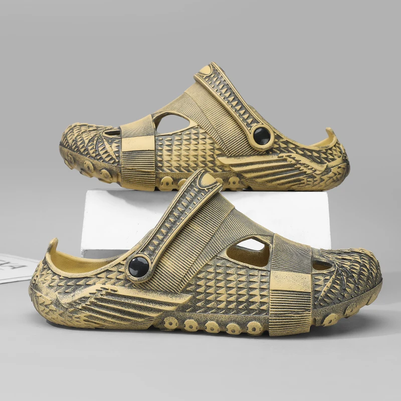

Summer New Design Clogs For Men Outdoor Beach Sandals EVA Soft Slippers Men Casual Garden Water Shoes Male Beach Sandals