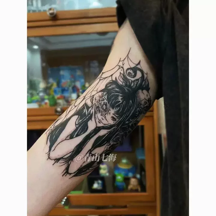 أنيمي كاواكامي تومي عصير عشبي الوشم المؤقت شبكة العنكبوت الهيكل العظمي مقاوم للماء وهمية الوشم الجسم الوشم ملصق للمرأة الرجل