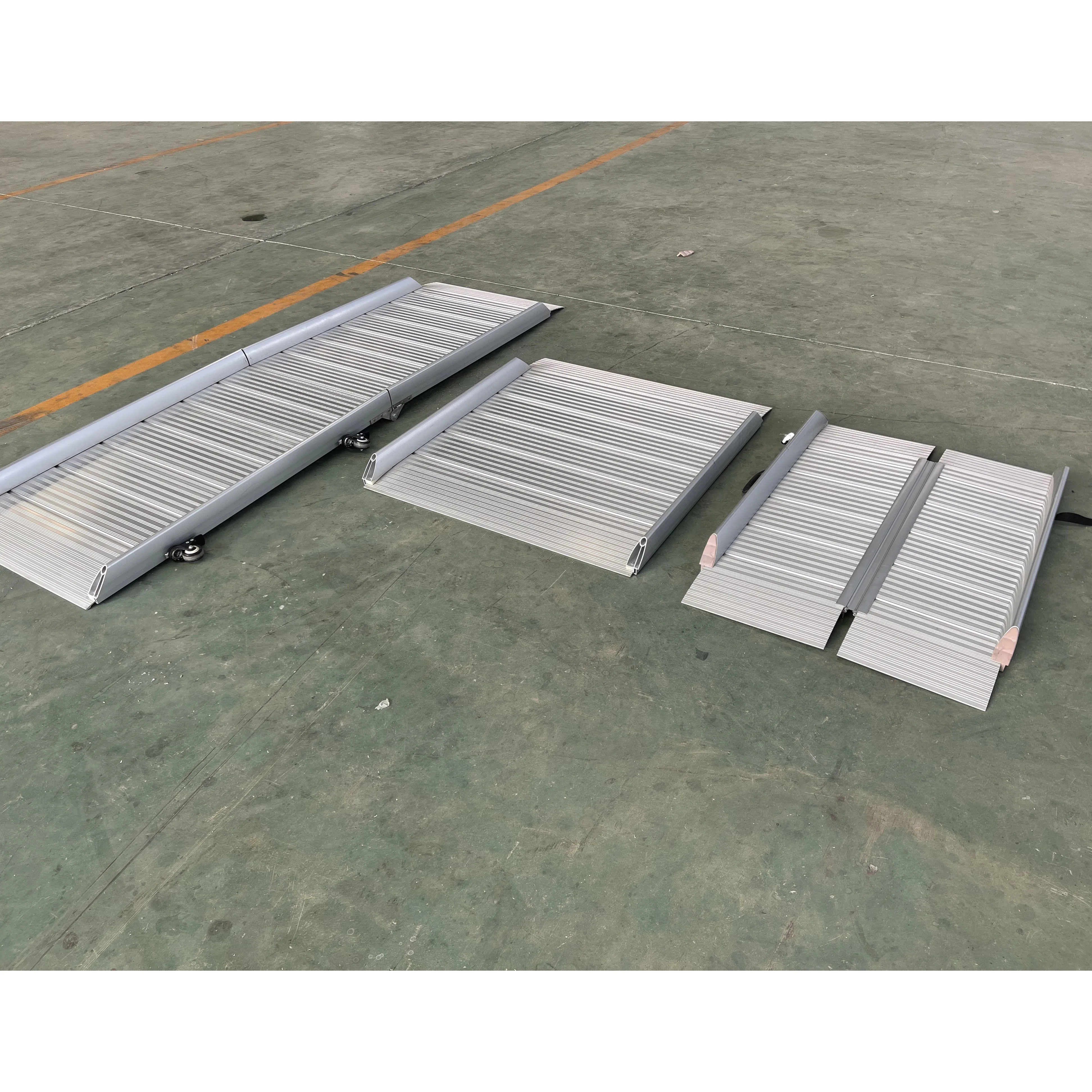2.8M Portable Aluminum Wheelchair Ramp Foldable Anti-Slip Design Disabled and Disabled Ramp and Ladder Products