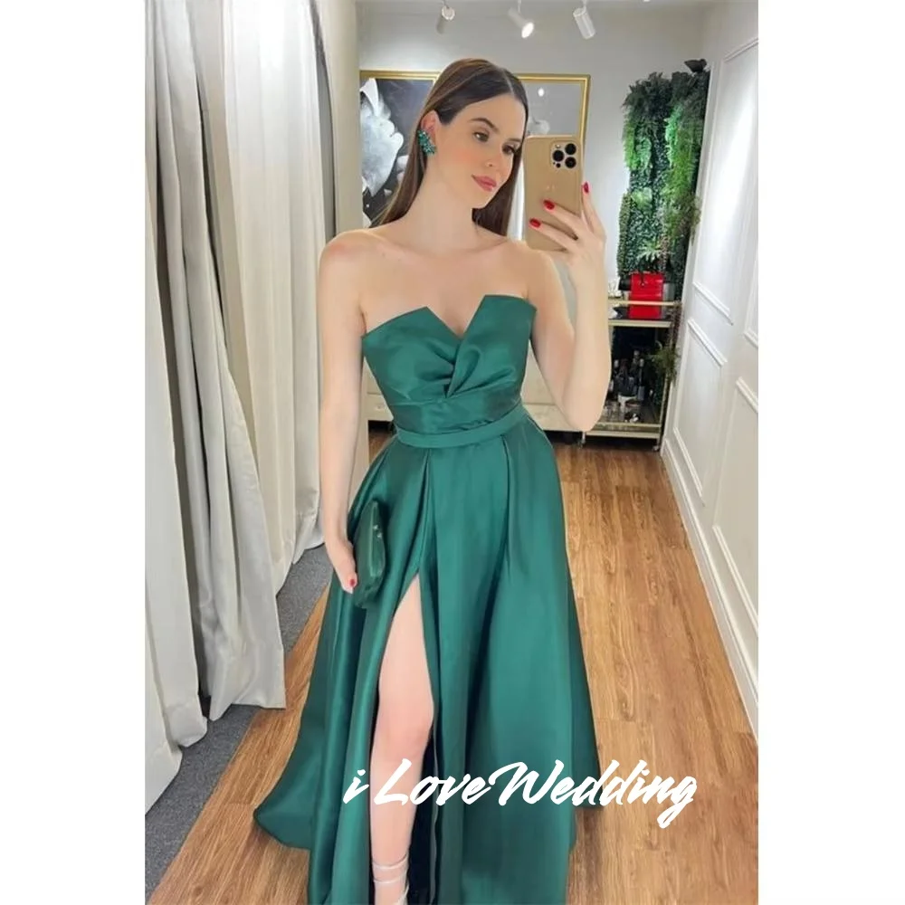 Abiti da sera in raso a trapezio verde Abiti da sposa lunghi fino al pavimento con spacco laterale senza spalline Senza maniche fino al pavimento Pieghettato Personalizzato