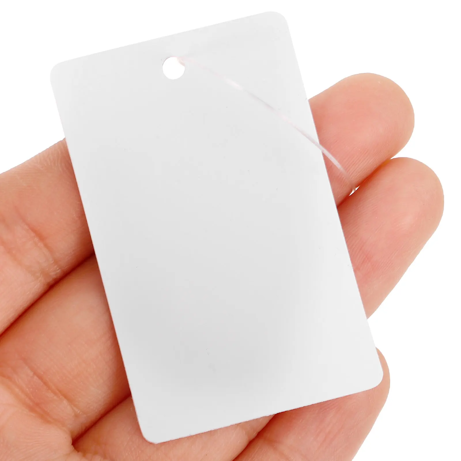 200Pcs Blank Plastic Price Tags Tear Resistant for Clothing Labels Merchandise Pricing Tags Retail Price Tag Garment Tag