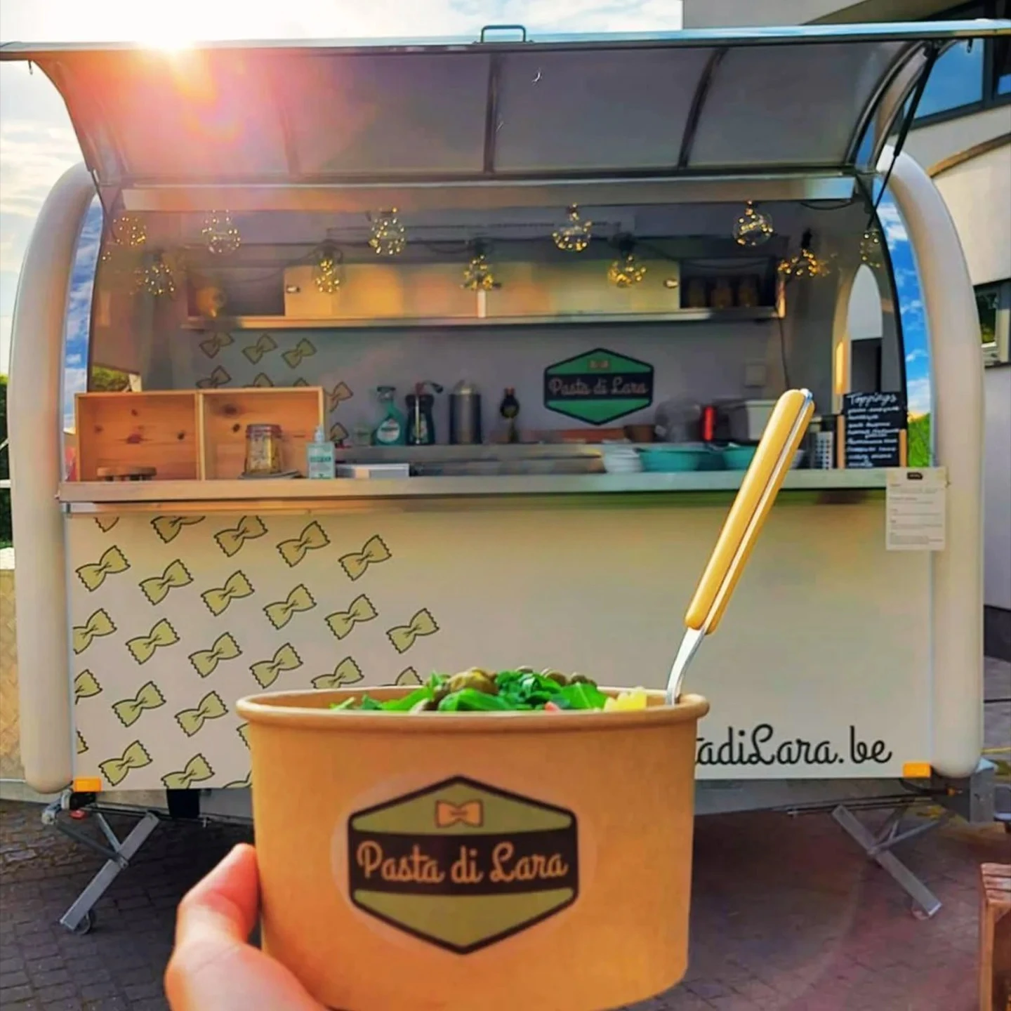 

Order Mobile Food Truck Online Food Cart Van Mobile Coffee Trailer Food Truck With Full Kitchen Equipment