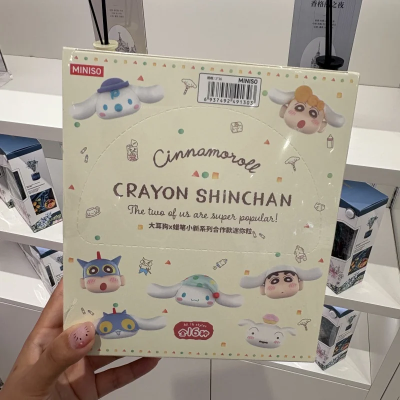 

Оригинальный Cinnamoroll X Crayon Shinchan Series, мини-шкатулка для слепых игрушек, сумка для слепых, модные коллекционные фигурки, детский подарок, демонстрационная фигурка