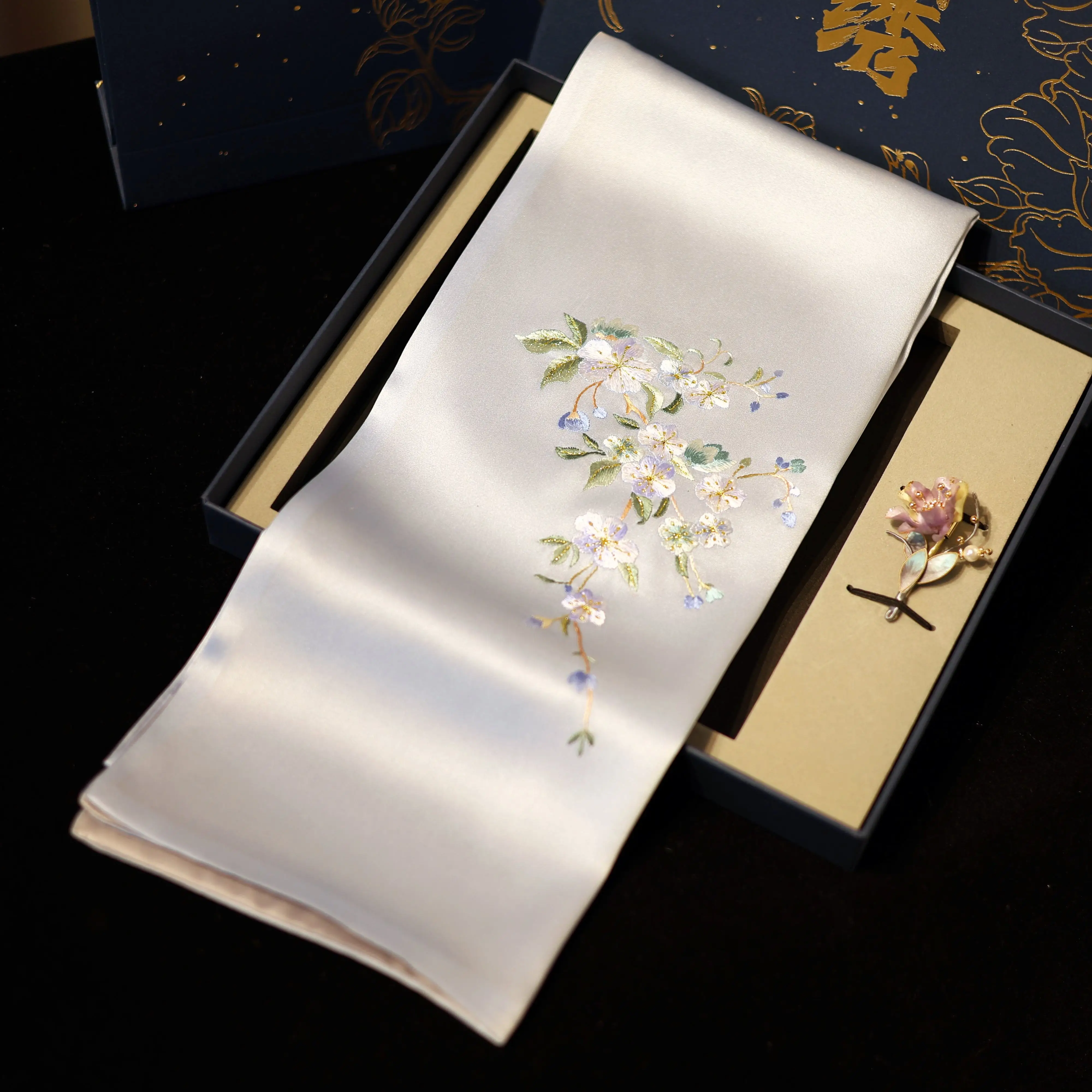 embroidery pure silk hand-embroidered scarf and velvet flower brooch set, scarf, intangible cultural heritage, business gift