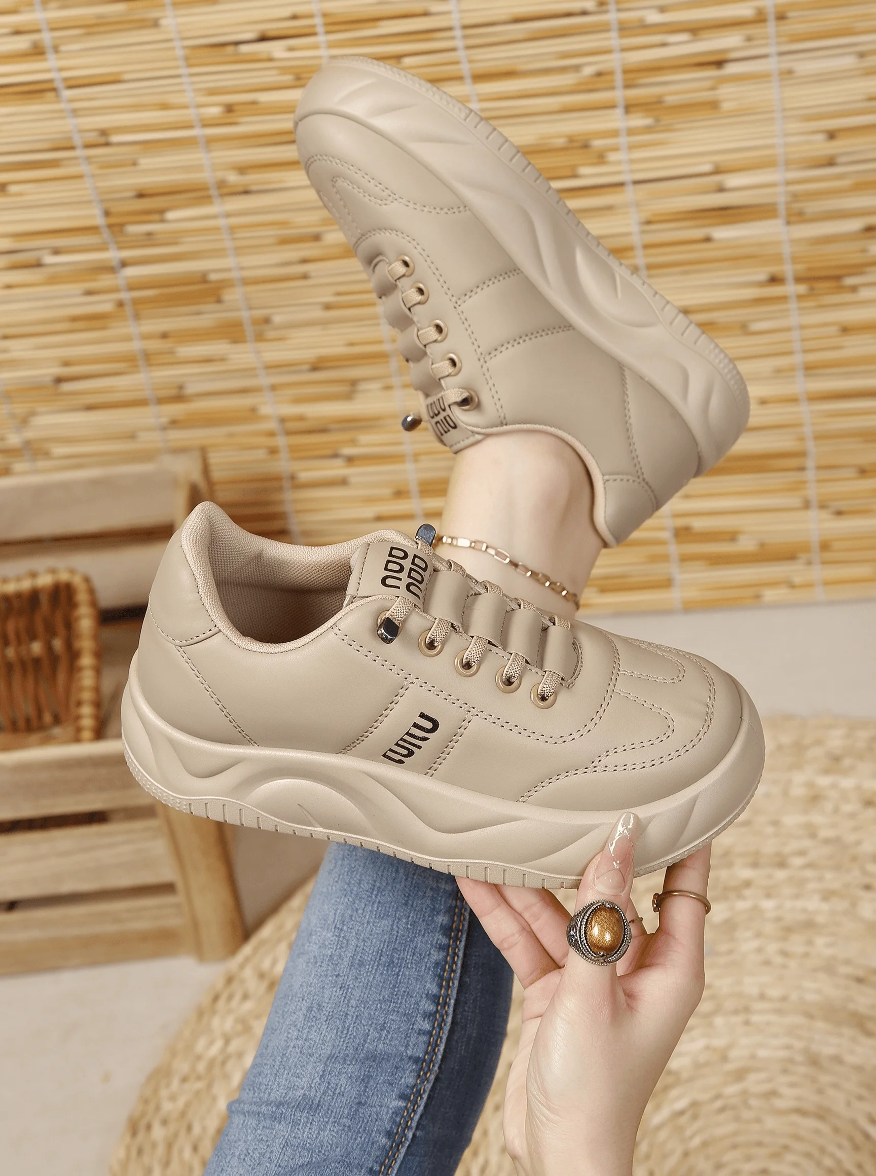 Damen-Plateau-Sneaker - Dicksohlige, einteilige, zum Überziehen und Schnüren geeignete Freizeitschuhe - Modische und vielseitige Laufschuhe – Detail 5