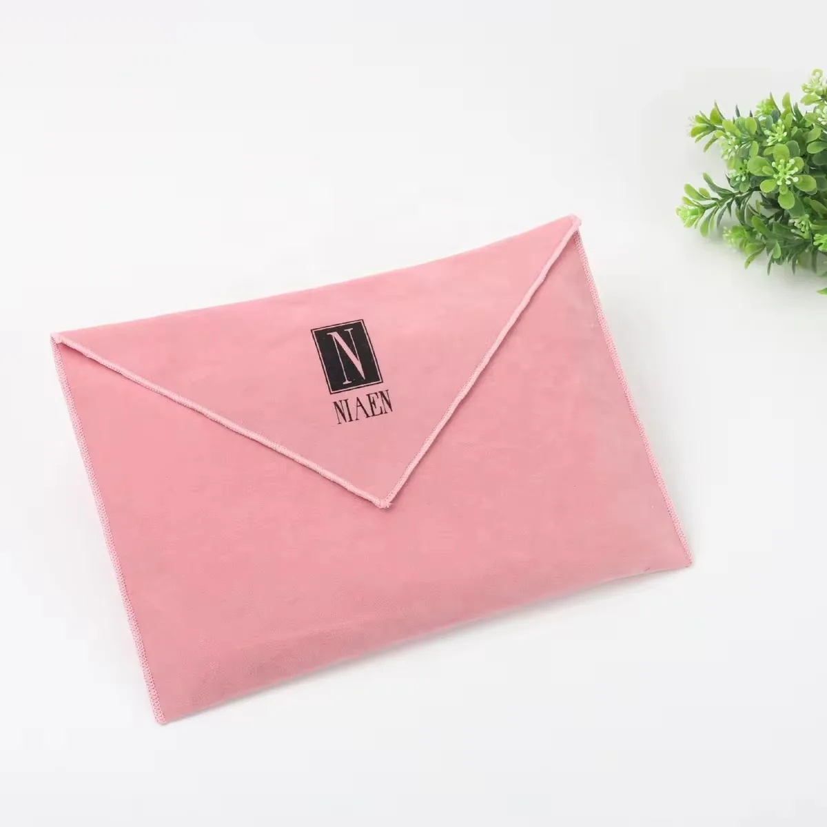 Luxury Pink Suede Gift Envelope Velvet Jewelry Dust Packaging Bag Envelope Cosmetic Jewelry Pouch With Logo