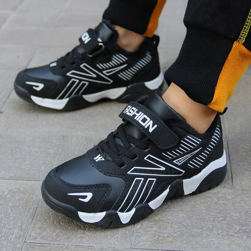 

New 2025 Winter Boys' Running Sneakers Fleece Lined Warm children's Shoes Soft Sole Comfortable students Casual Sports Footwear