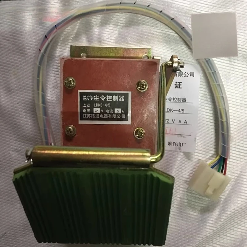 

LDK3 Ножной переключатель Главный духовный контроллер LDK3-4/5 72 В 5 А