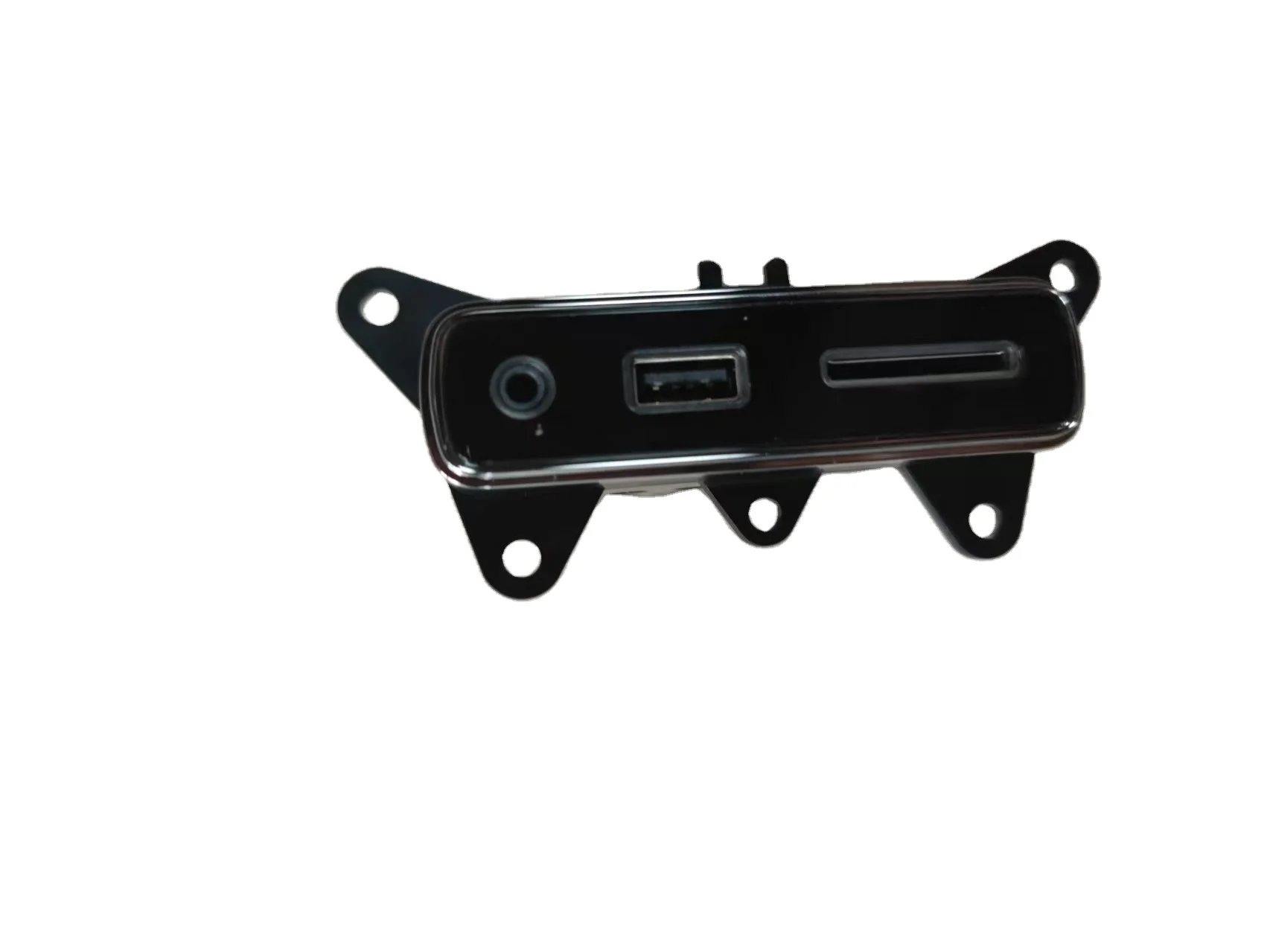 High Quality and Perfect Condition of Levante 670104961 Car's Auxiliary Socket and USB Port