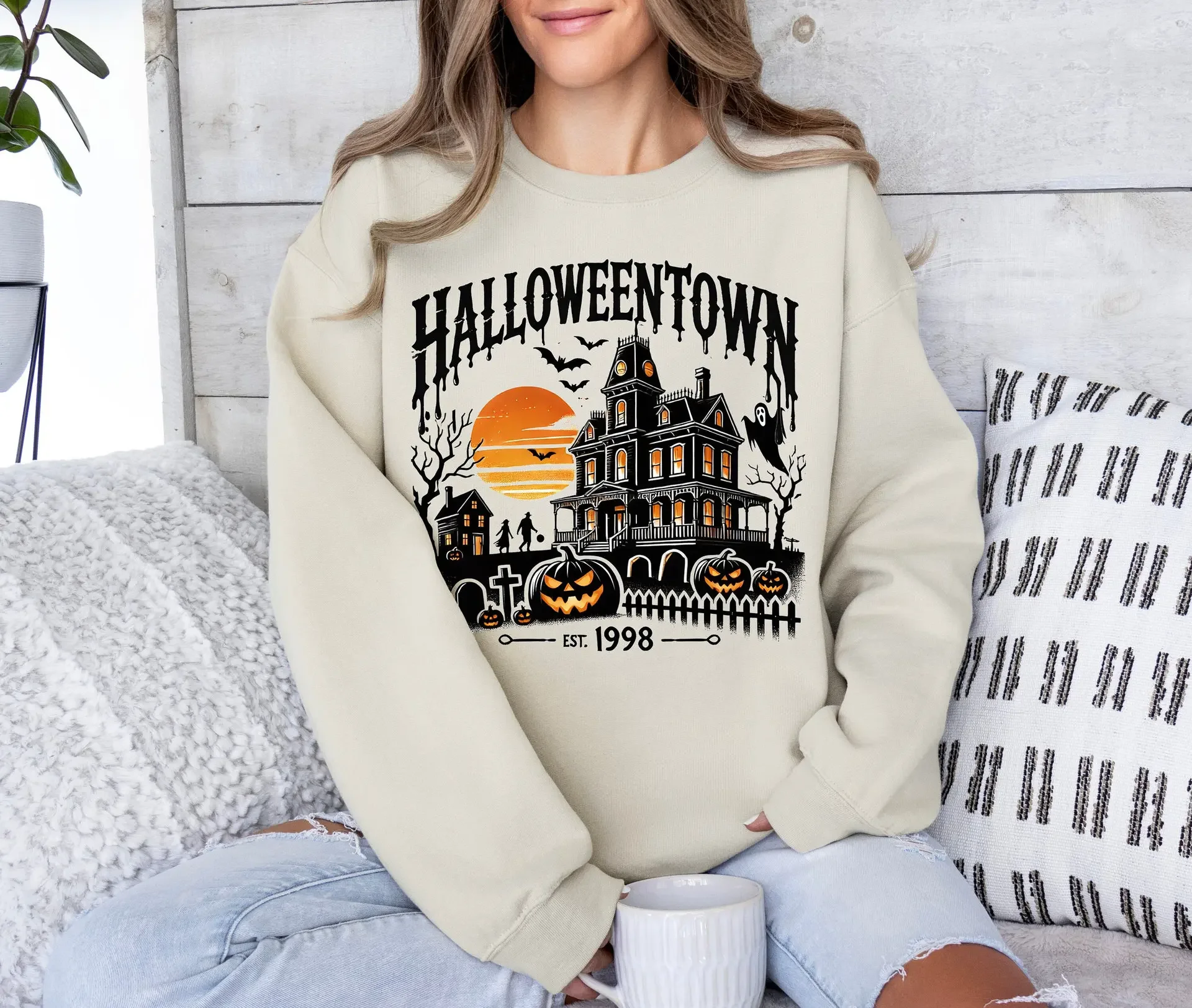 Vintage Halloweentown Sweatshirt Halloweentown Est 2024 Pullover Funny Halloween Town Fall Hoodies Pumpkin Halloween Sweatshirts