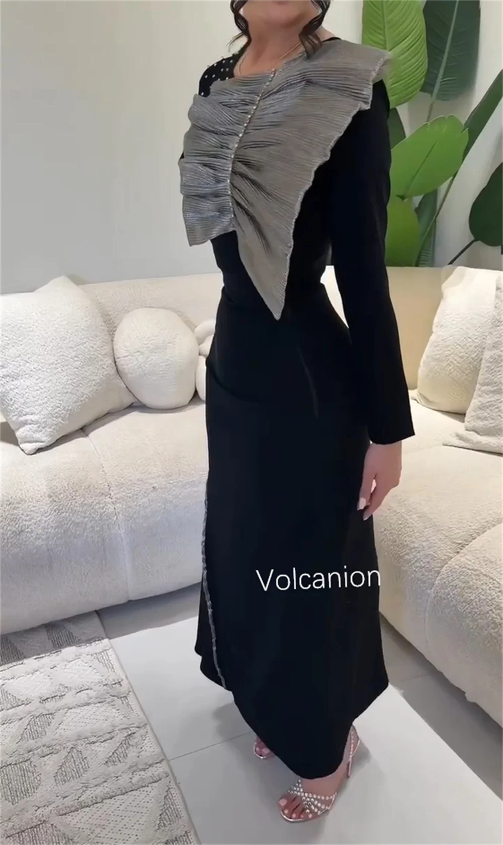 تخصيص مطابقة جيرسي الطية مطرزة مستقيم س الرقبة فساتين متوسطة الطول مناسبة مخصصة رائعة للجنسين