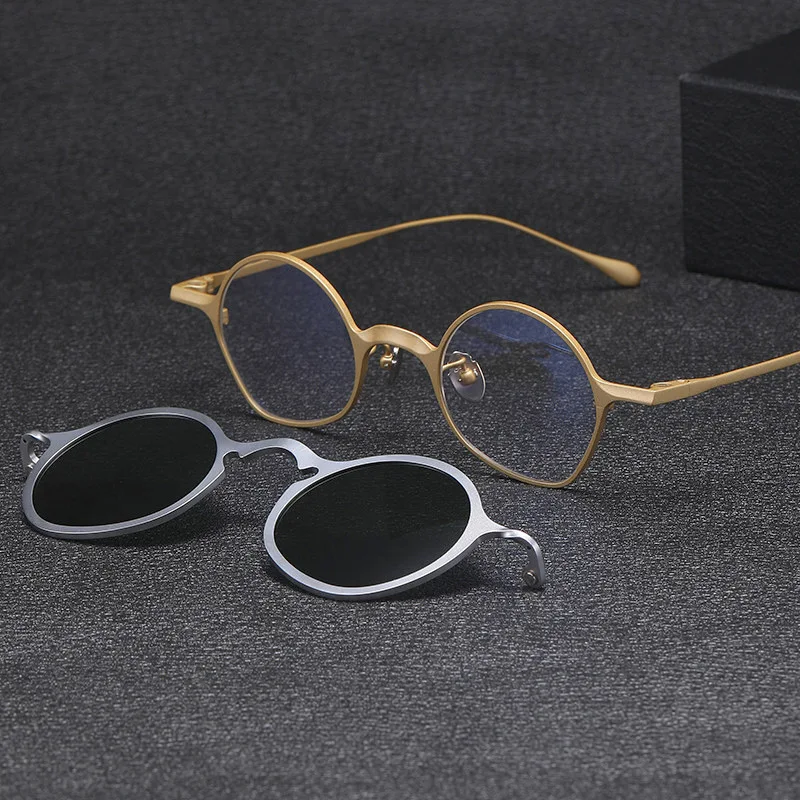 

Designer Glasses Retro 2-in-1 magnetic clip pure titanium men polarized glasses frames are available with prescription lenses