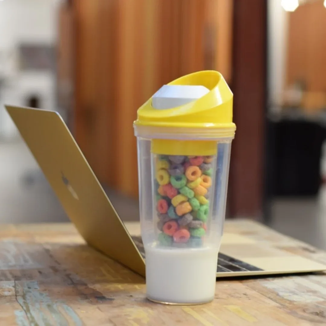 

New Double-Layer Breakfast Cup, Milk and Cereal Cup, Separate, Portable, Leak-Proof, Dual-Use for Hot and Cold