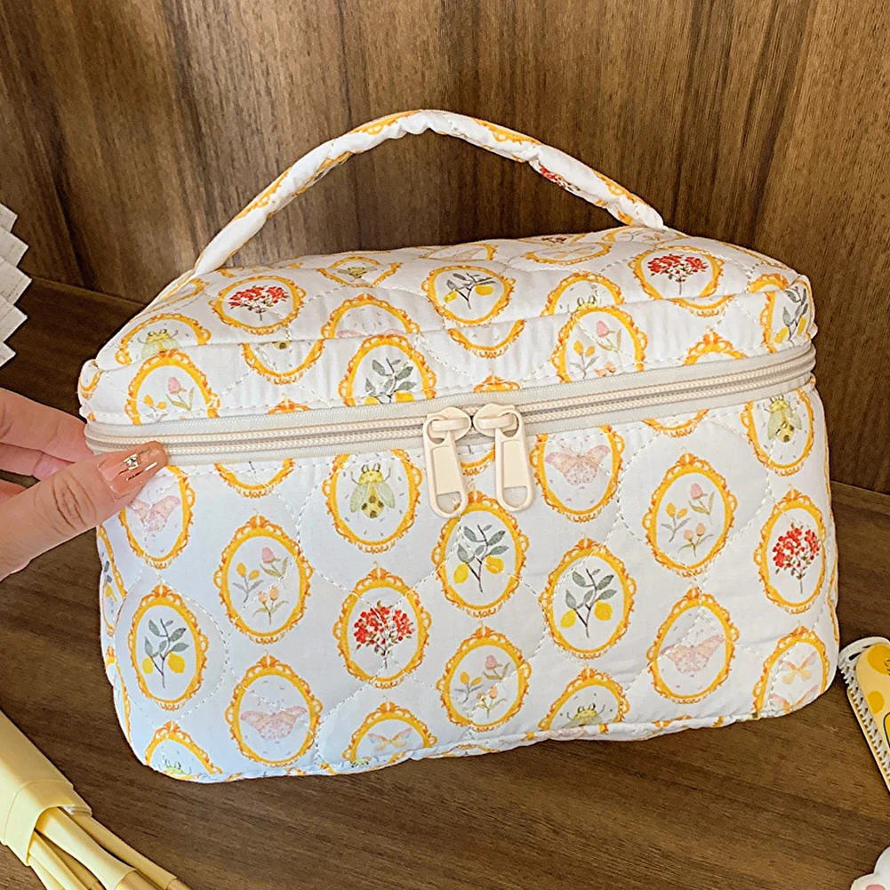 Quilting Padded Cosmetic Organizer Women\'s Floral Pattern Makeup Bag Cotton Cute Toiletry Pouch Ladies Travel Zipper Storsge Bag