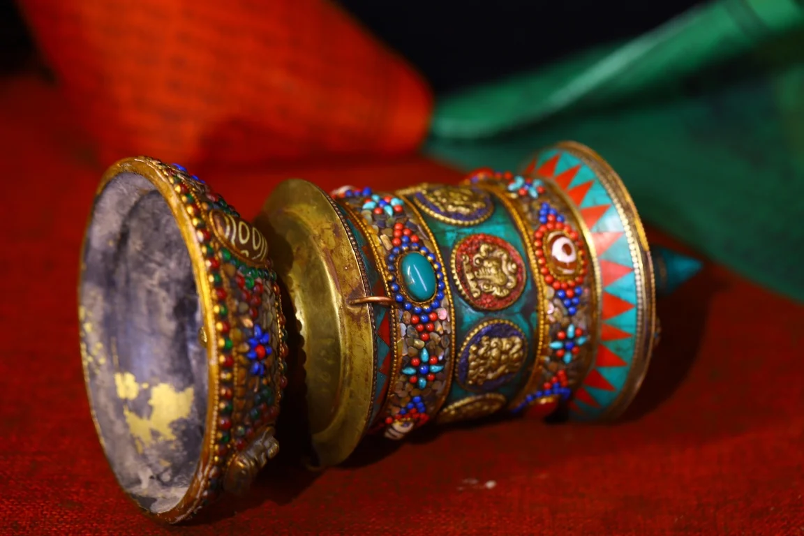 

9"Old China Collections Old Tibetan Silver Mosaic Gem gZi Beads Turquoise Eight Treasures Prayer Wheel Old Scriptures