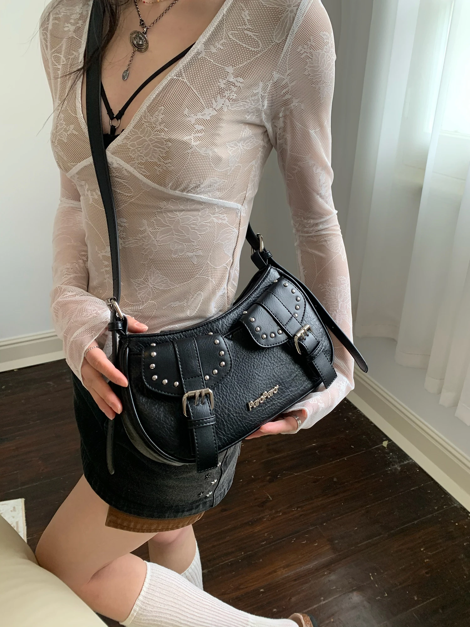 حقيبة ساعي Sweetheart Light Punk جديدة أصلية أمريكية عتيقة ببرشام تحت الإبط حقيبة ملونة ملمعة
