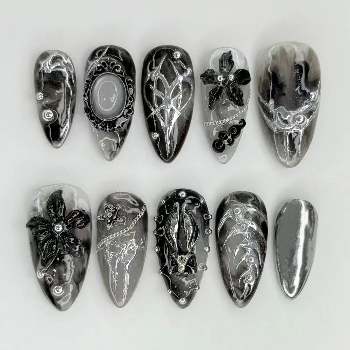 24 Stück Gothic-Comic-Stil Mandel-Kunstnägel mit Kleber, Dunkelrote Blumen, Französische Press-On-Nägel, Vollständige Abdeckung, Trendige Tragbare Nagelkunst