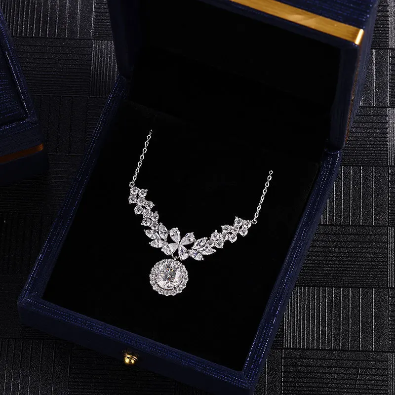 14K Gold Plated 2CT Moissanite Pendant Necklace D Color Sparkling Round Cut Diamond 925 Sterling Silver Wedding Jewely for Women