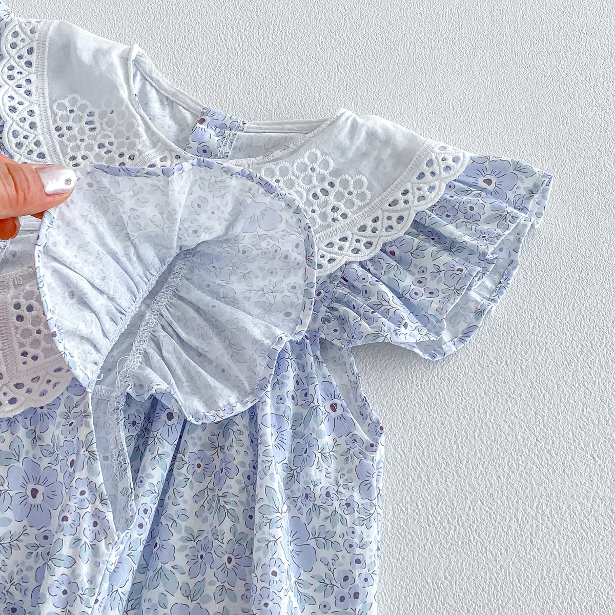 ZOETOPKID Sommer Baby Mädchen Kleidung Blumenmuster Kurzarm-Strampler Baby Bodysuit Puppenkragen Jumpsuit Spitzen-Blütenblatt-Kragen Outfit – Detail 25