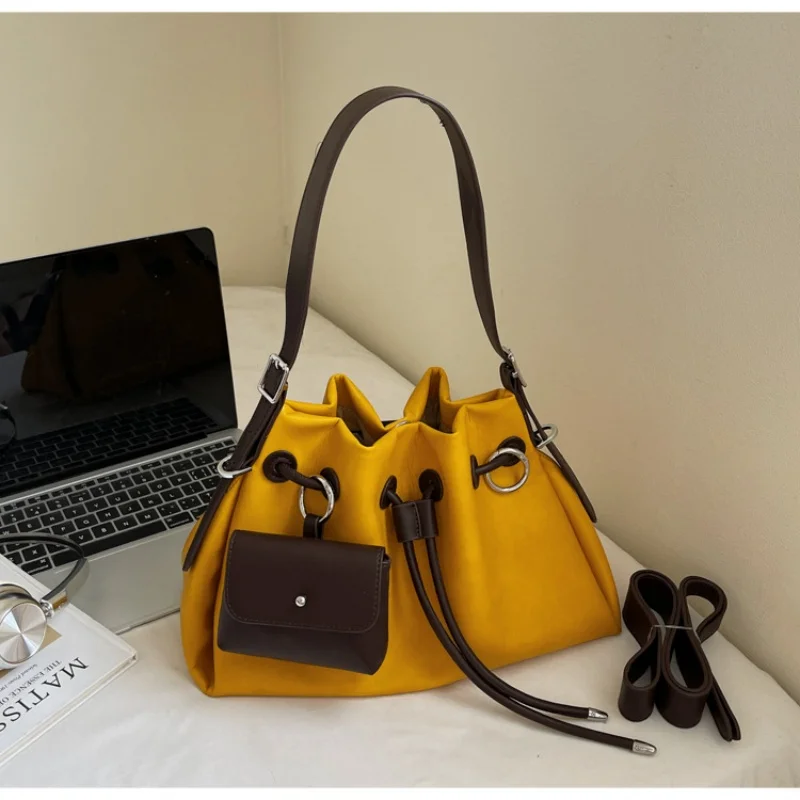 

Fashion Drawstring Bucket Bag Casual Large Capacity Commuting Shoulder Bag Korean Version Handbag Women'S Crossbody Bag