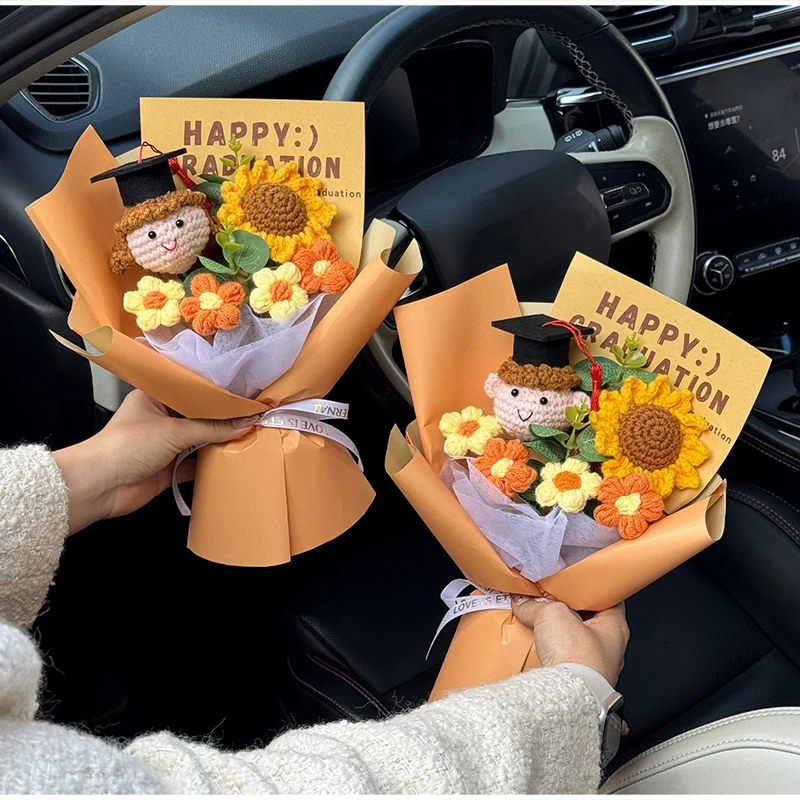 Gehäkelter Abschlussstrauß Handgemachtes Geschenk für die Jahrgangsklasse 2026 Gestrickter Puppen-Sonnenblumenstrauß Geburtstagsgeschenke für Jungen und Mädchen – Detail 6