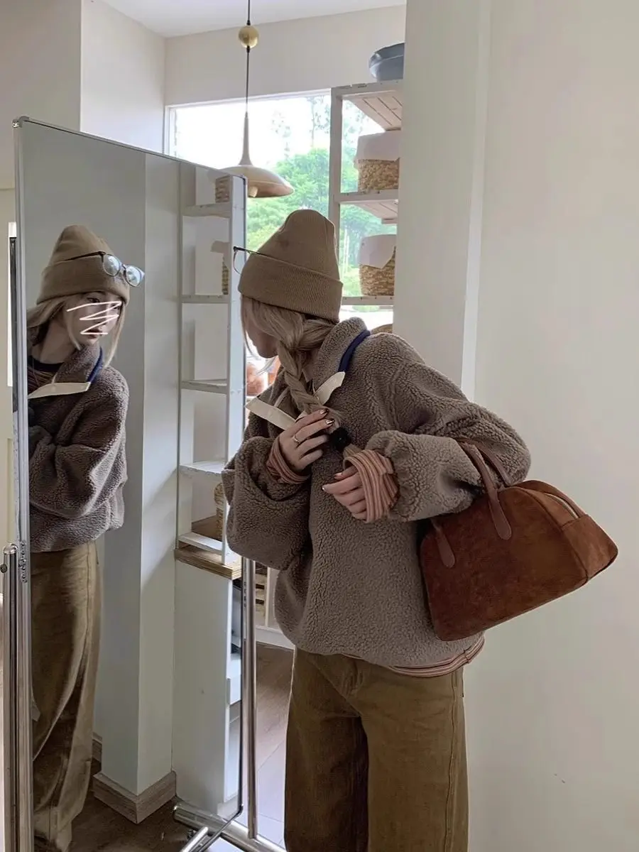 2025 Autumn and Winter Vintage Collar Sweatshirt Jacket for Women Long Sleeved with Thick Velvet and Loose Top