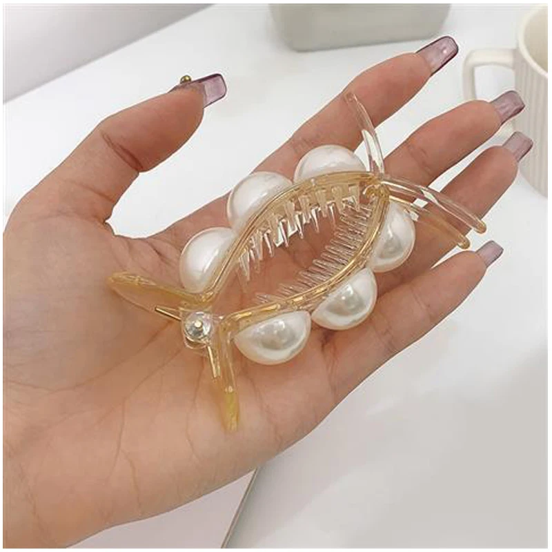 New Pearl Hair Claws For Women Girls Plastic Hair Clip Hairpins Hair Accessories Hair Crab Headwear Hairgrip Fashion Barrettes