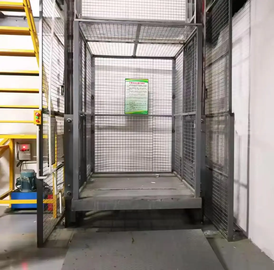 Hydraulic Cargo/Goods Lift Platform Heavy Duty Outdoor Freight Elevator for Warehouse CE ISO Certified 3m Used Restaurant Retail