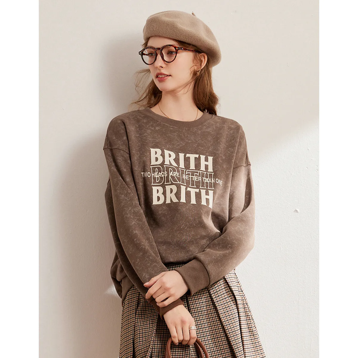 LOUIS YAO 2025 Autumn Round Neck Tie Dye Printed Letter Design Fashionable Lazy Casual Loose Shoulder Long Sleeve Women's Hoodie