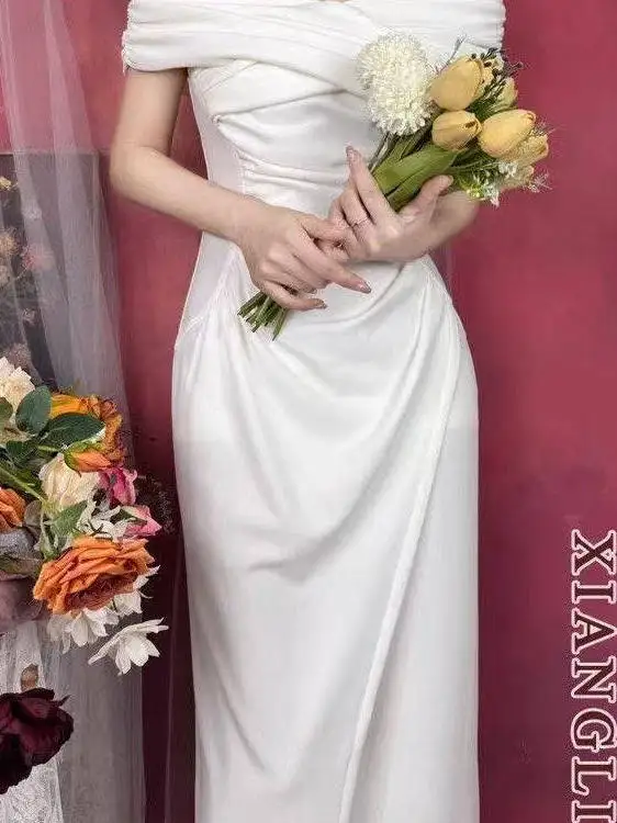 

Elegant White One-Shoulder Long Dress Slit Design Slimming Style Wedding Registration Ceremony Formal Evening Gown