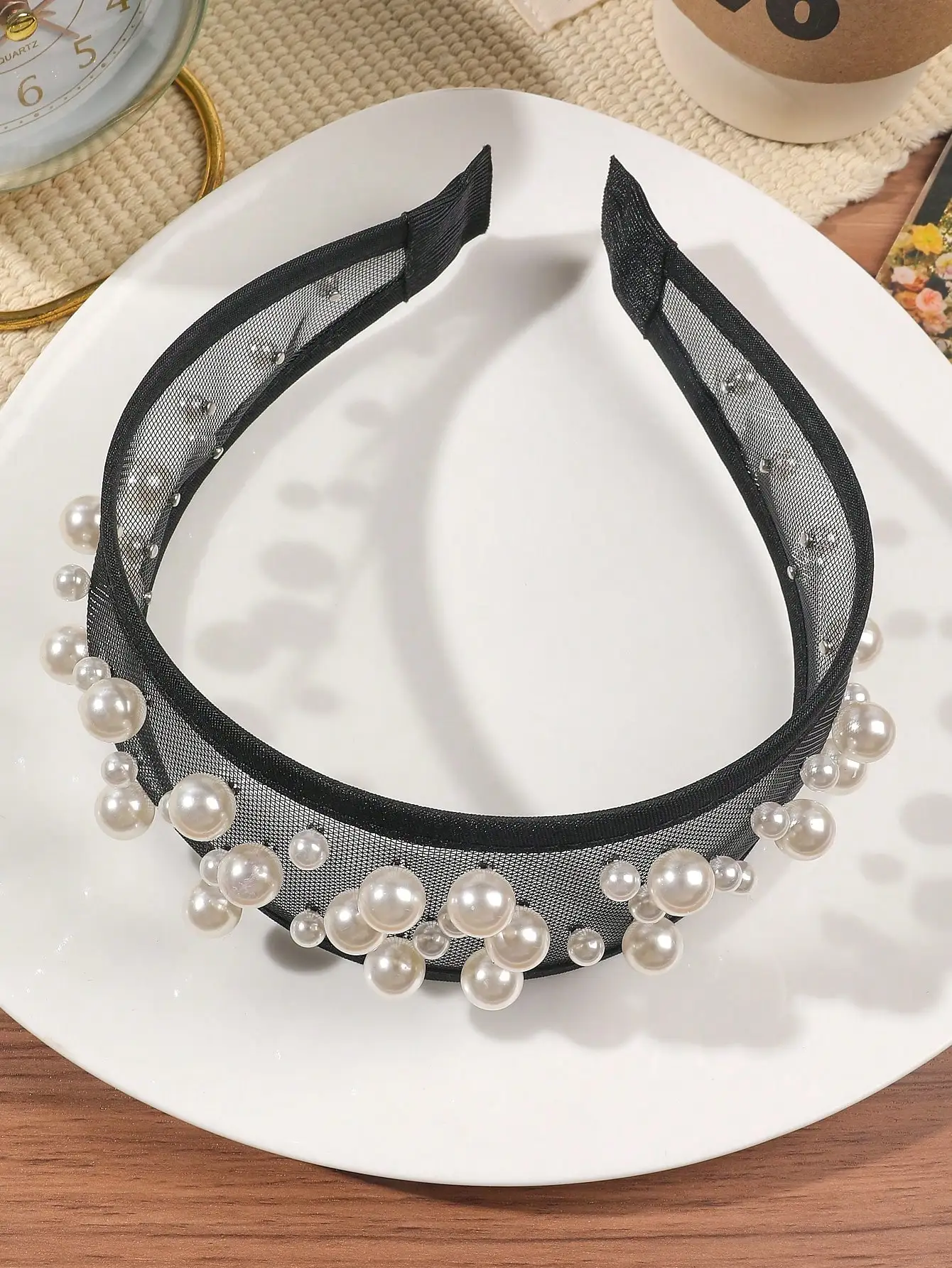 Neues schwarz-weißes 2,56 Zoll breites Mesh-Stirnband mit Perle für Frauen, rutschfester Haarreifen, elegantes modisches Haarband, Haar-Accessoires – Detail 9