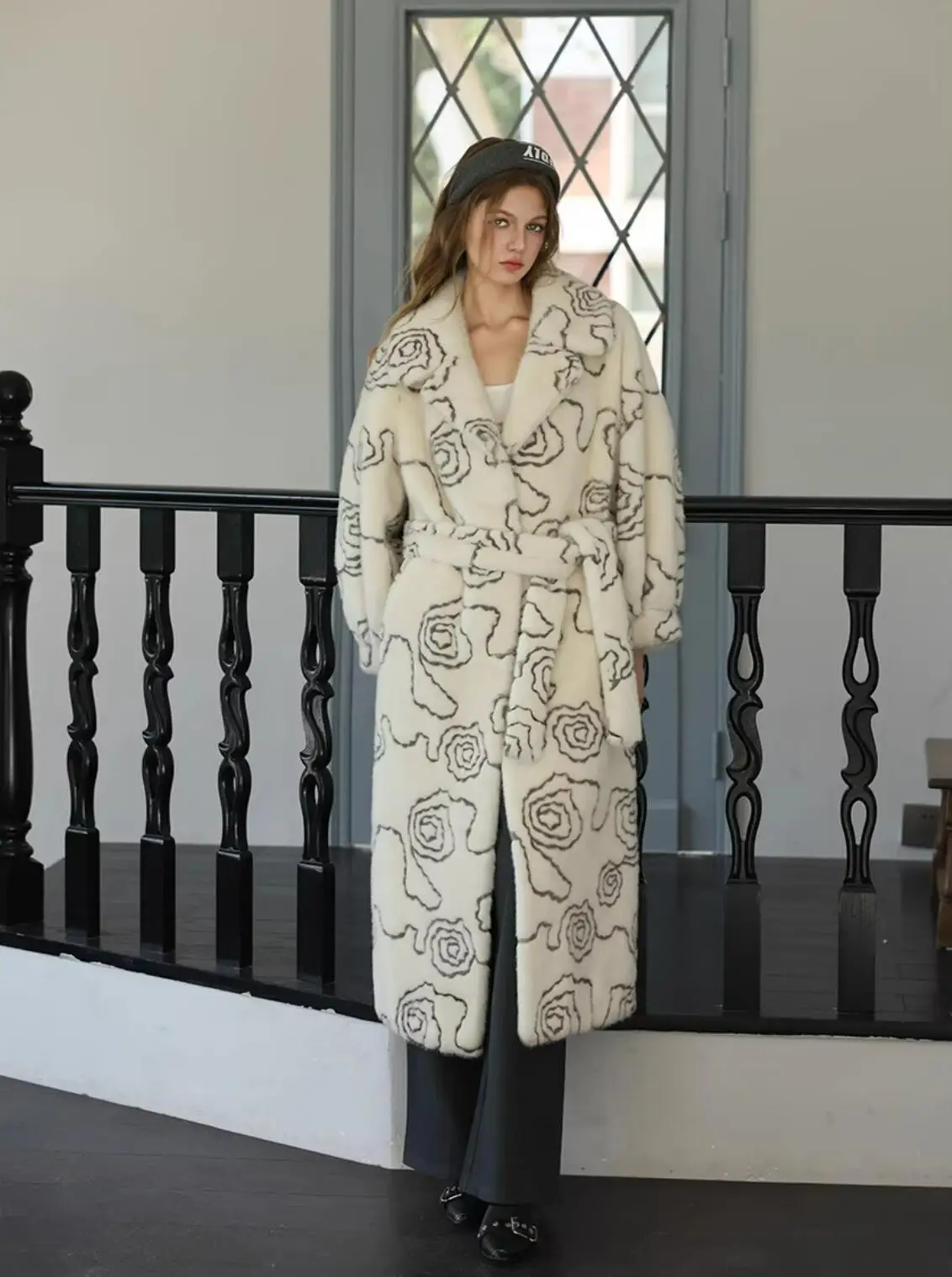 2025 invierno marfil estampado Floral imitación abrigo de piel de visón CHIC mujeres cuello con muescas lazo fajas manga completa suelta cálida ropa de abrigo larga