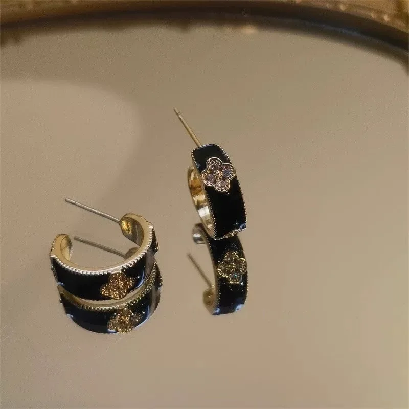 

French retro black drop glazed earrings with light luxury and high-end feel inlaid with zircon temperament earring, holiday gift