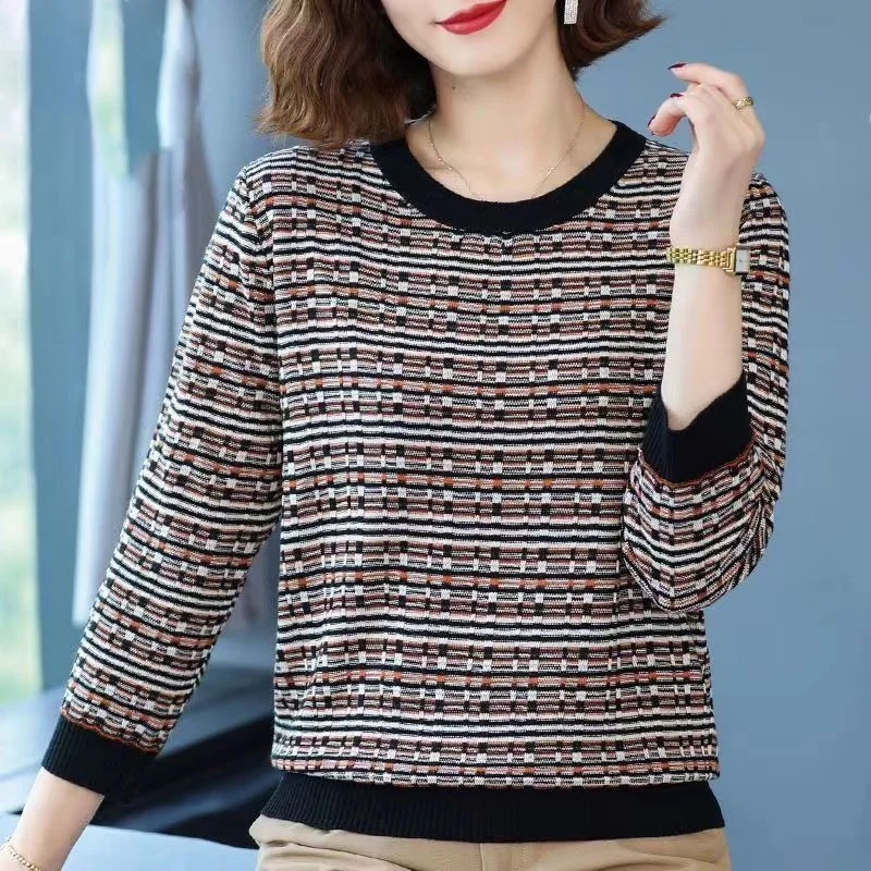 

Pullover o neck hoodless sweatshirts women autumn and winter 2023 German velvet thermal insulation printed sweatshirt female top